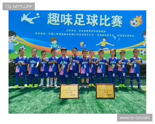 小小足球天才崭露头角 男童足球明星挑战未来赛场梦想