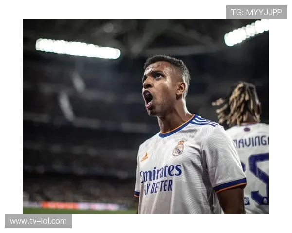 高龄足球球星依旧驰骋绿茵展现不老传奇精神力量 高龄足球球星依旧驰骋绿茵展现不老传奇精神力量